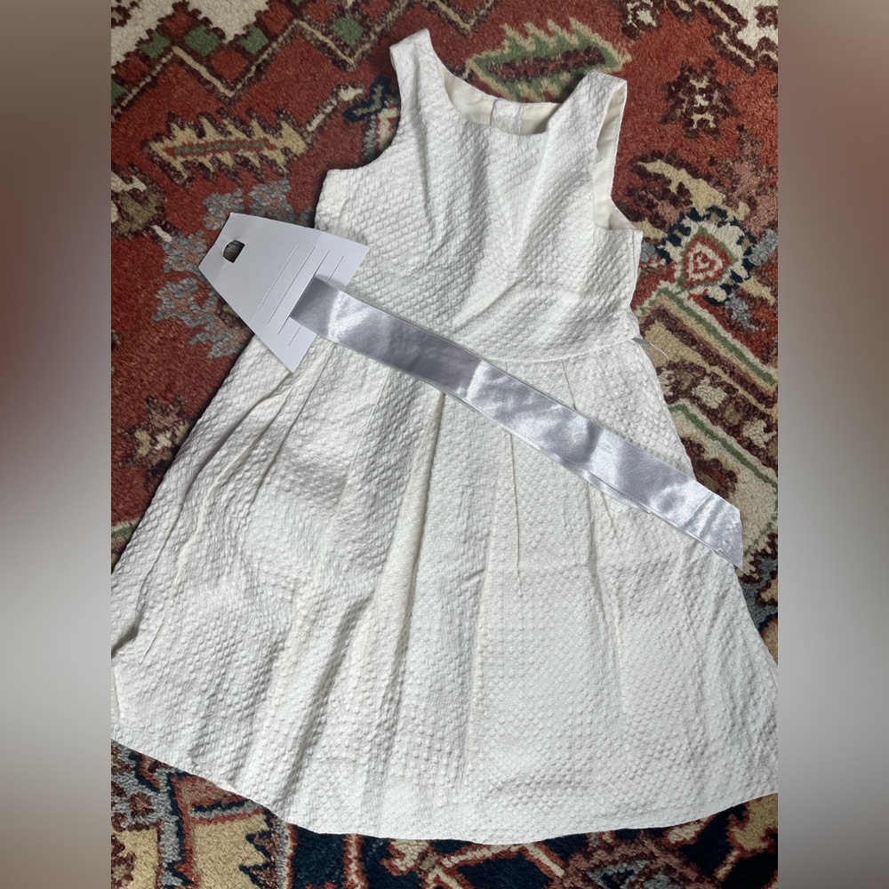 Bailey boys size 5 dress with satin ribbon belt
